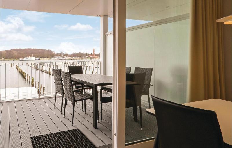 One-Bedroom Apartment image 1