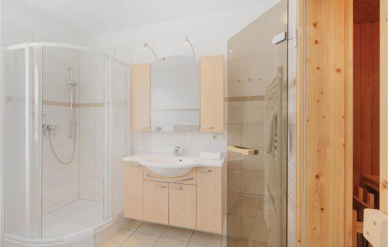 2 Bedroom Gorgeous Apartment In Rechlin - image 8