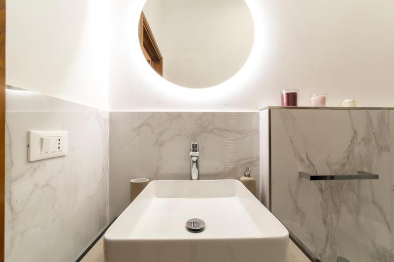 110 sqm apartment 6 sleeps in Santa Croce - image 13