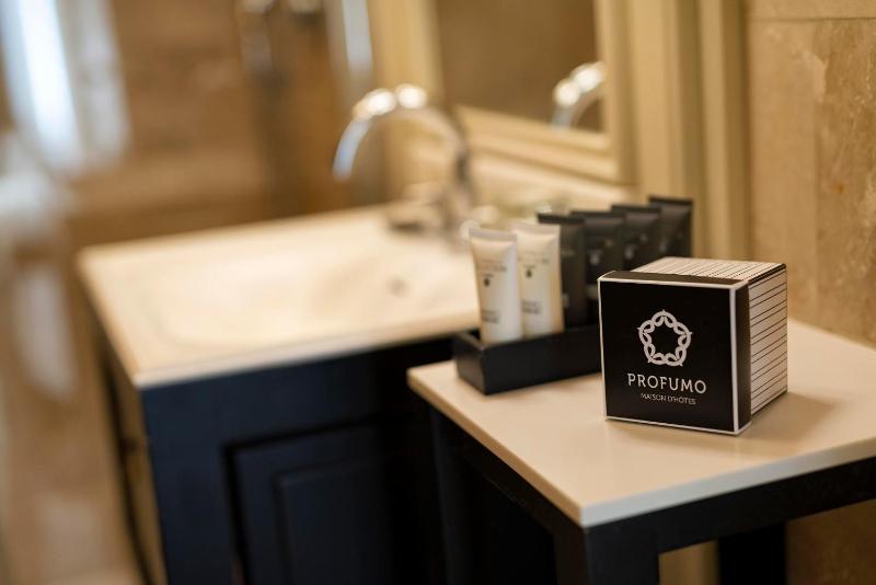 Superior Family Room image 3