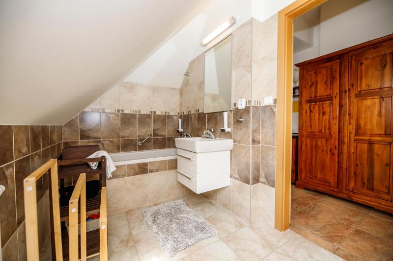 Apartment - Split Level image 3