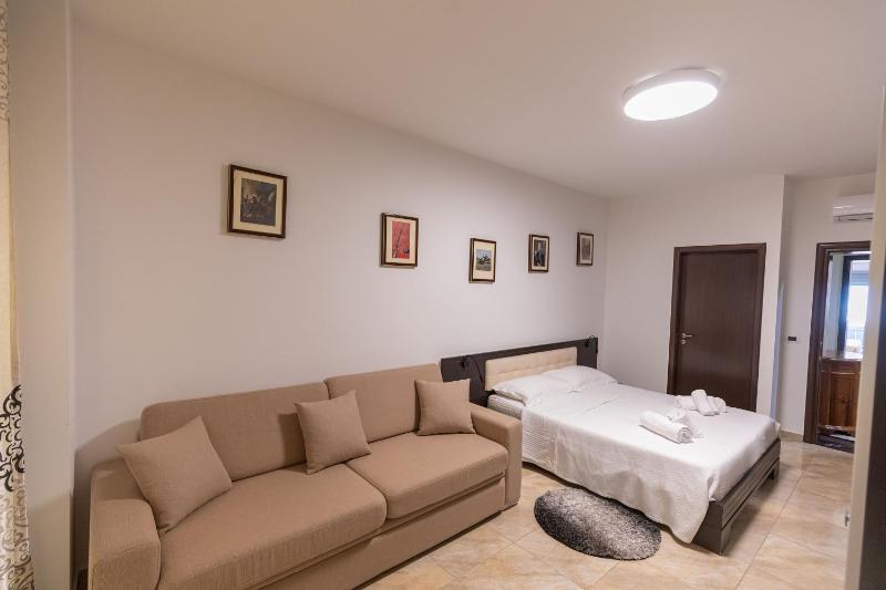 Quadruple Room with Mountain View image 1
