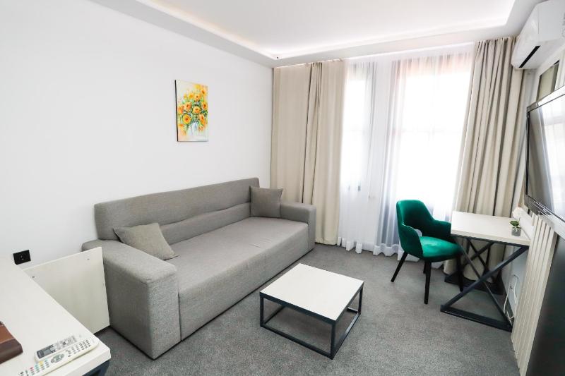 One-Bedroom Apartment image 1