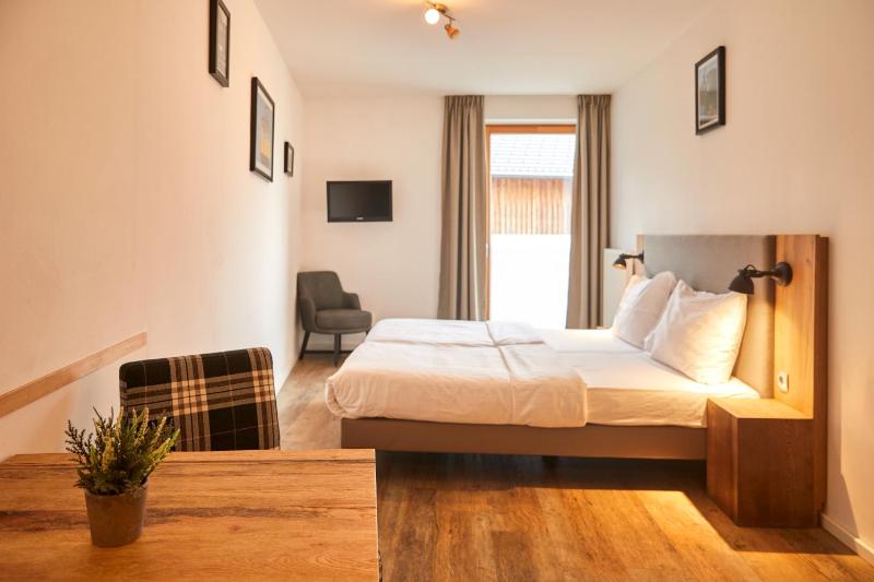 Twin Room image 1