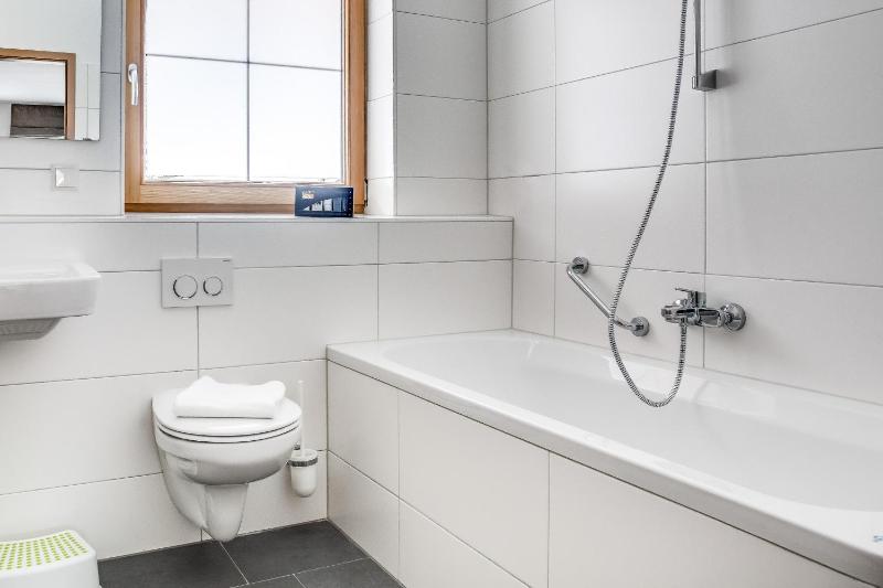 Twin Room with Bath - Annex image 4