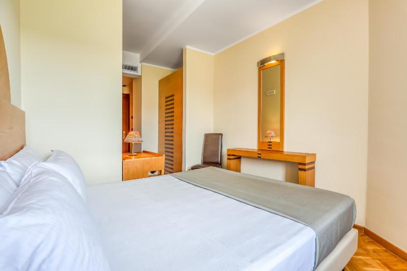 Hotel PentHouse - image 36
