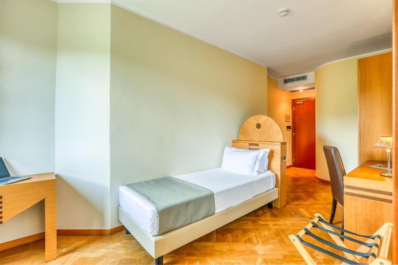 Hotel PentHouse - image 4