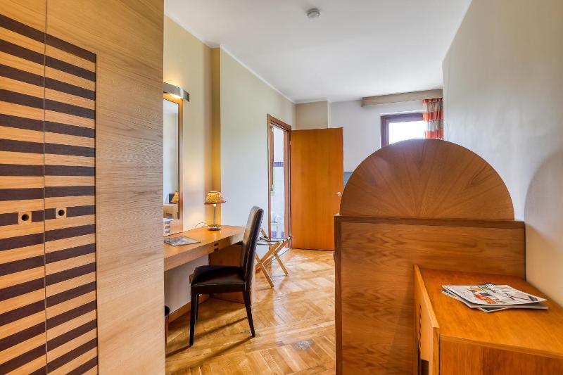 Hotel PentHouse - image 29