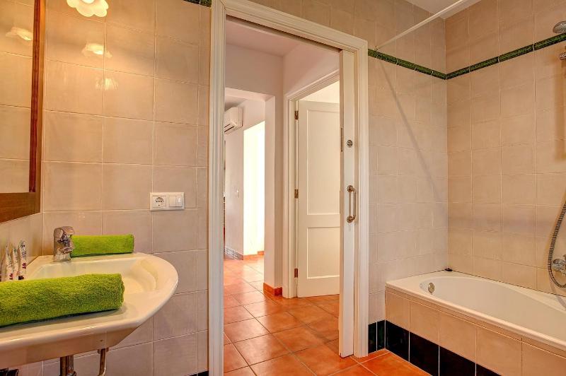 Villa Nereida by Villa Plus - image 7