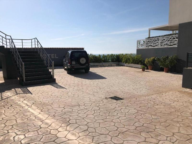 AL Hotel - image 4
