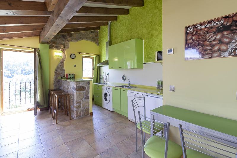 One-Bedroom Apartment image 2