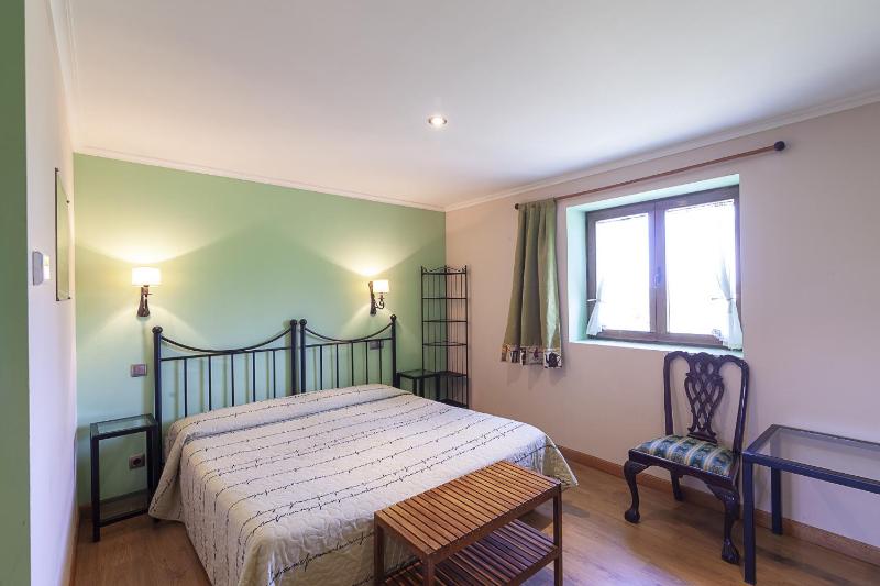 Quadruple Room with Private Bathroom image 2