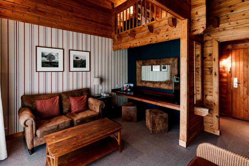 Hotel Executive room image 4