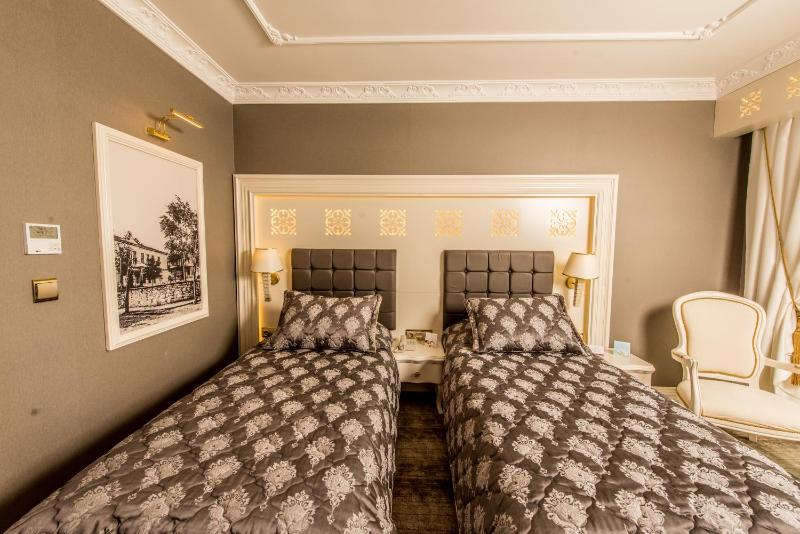 Standard Single Room image 3