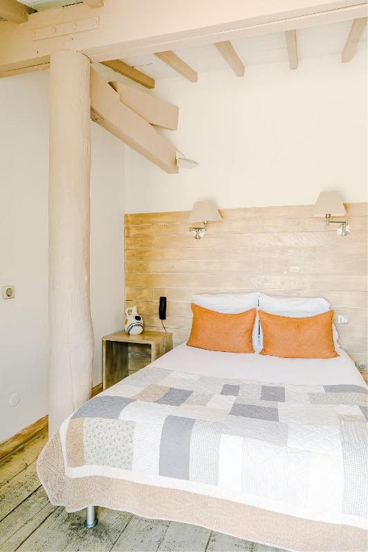 Small Double Room image 1
