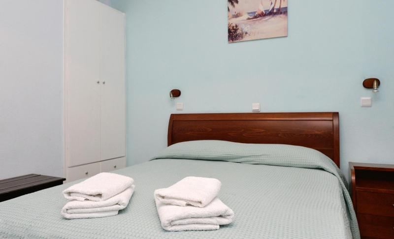 Double or Twin Room image 4