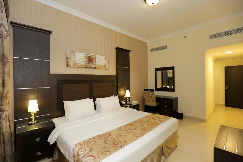 Classic One-Bedroom Apartment image 1