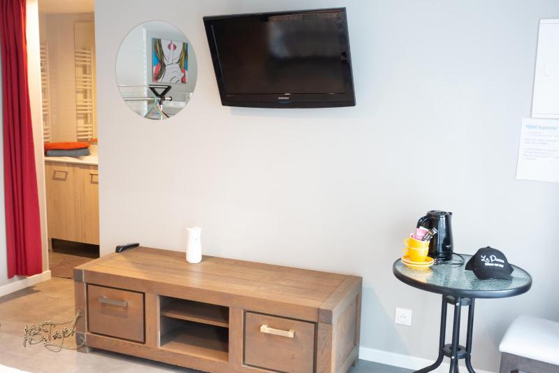 Family Room with Terrace image 4