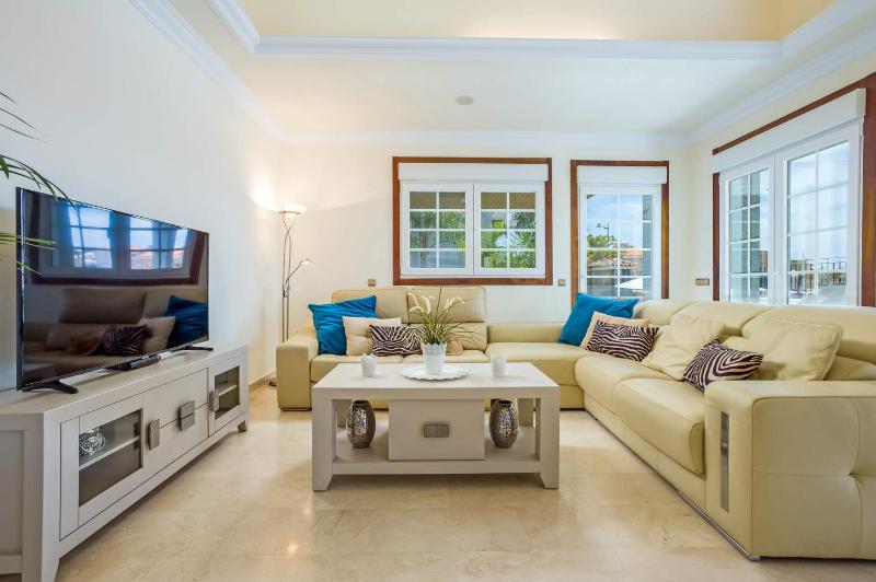Villa Leonardo Dos by Villa Plus - image 21