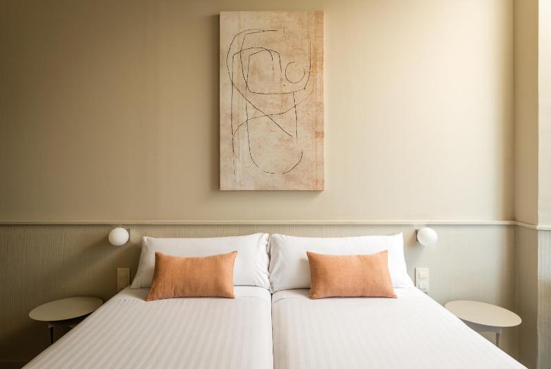 Twin Room image 1
