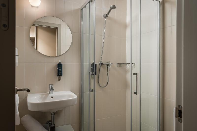 Superior Single Room image 3