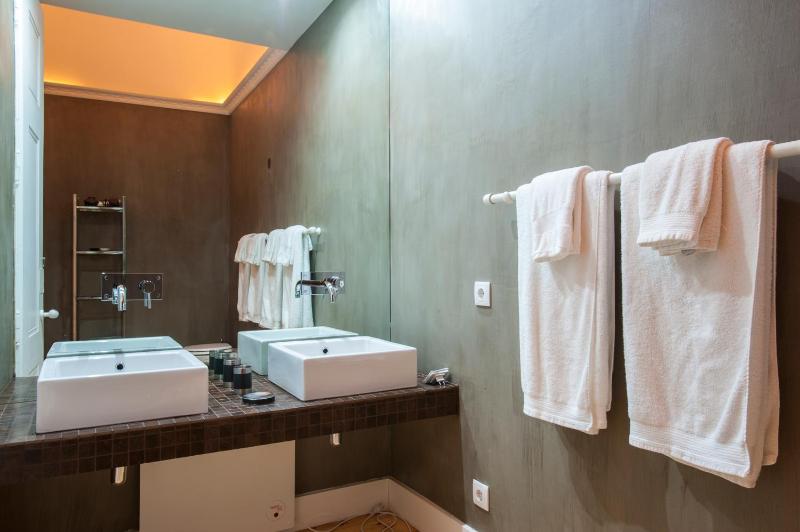 Superior Apartment image 3