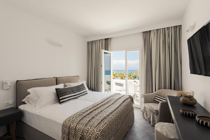Superior Suite - Full Sea View image 1