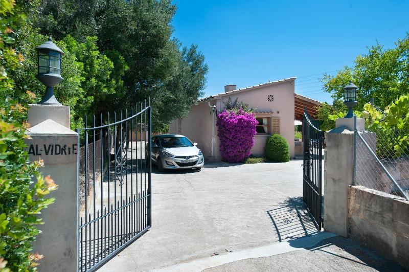 Villa Andreu by Villa Plus - image 5