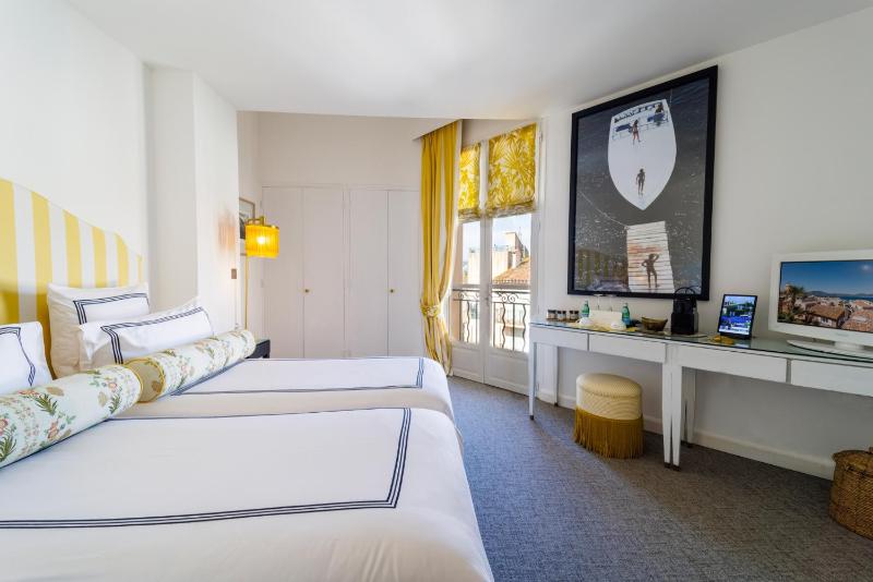 Standard Double or Twin Room image 4