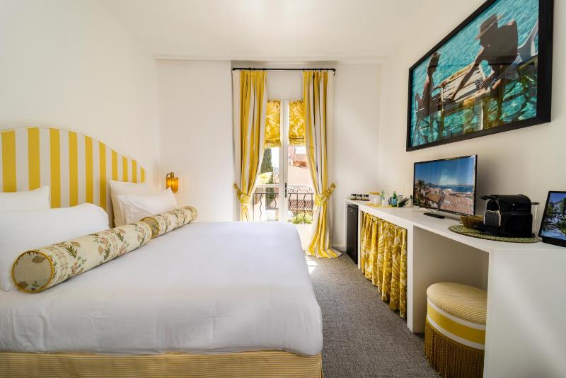 Standard Double or Twin Room image 3