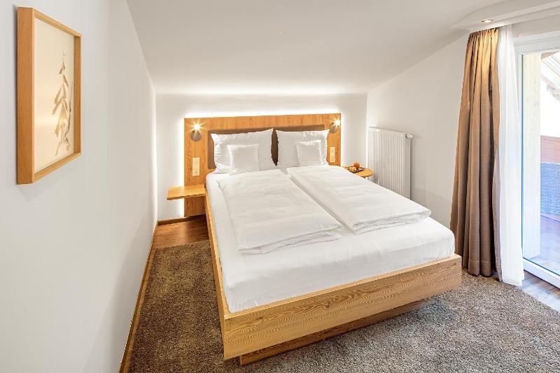 Standard Double Room image 4