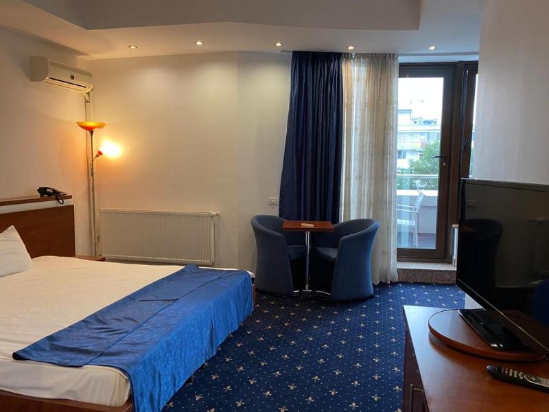 King Room with Balcony image 4