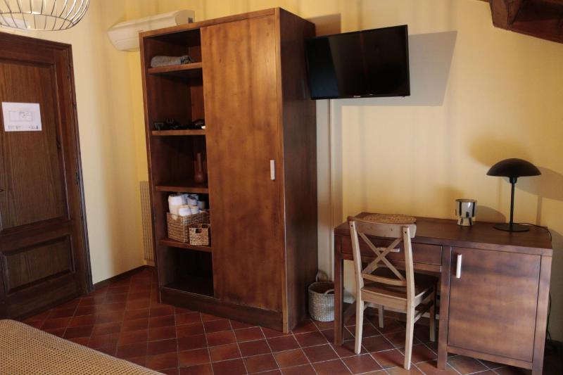 Double Room with Private External Bathroom image 3