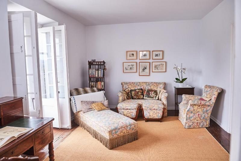 Deluxe Family Room image 2
