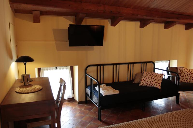 Double Room with Private External Bathroom image 4
