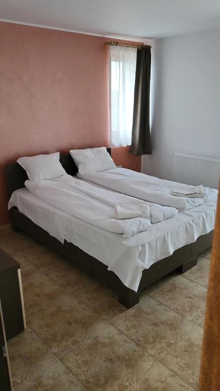 Standard Double or Twin Room image 1