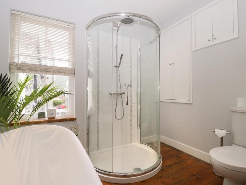 Banks Place - image 11