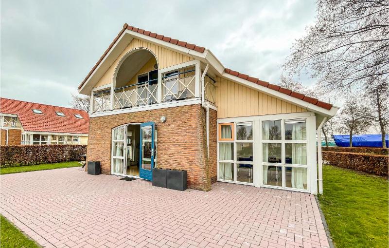Three-Bedroom Holiday Home  image 1