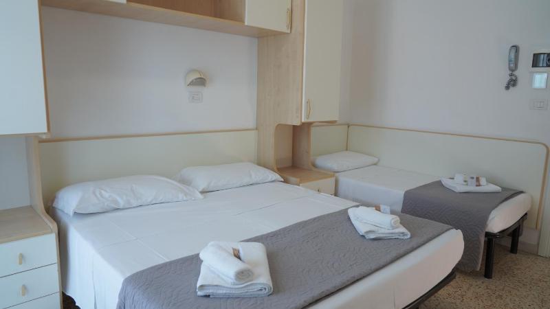 Triple Room image 1
