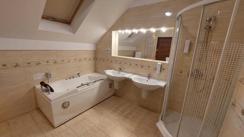 Apartment image 3