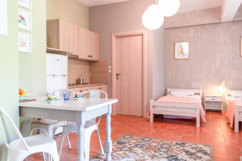 Dimitra's Garden - Holiday Apartments - image 4