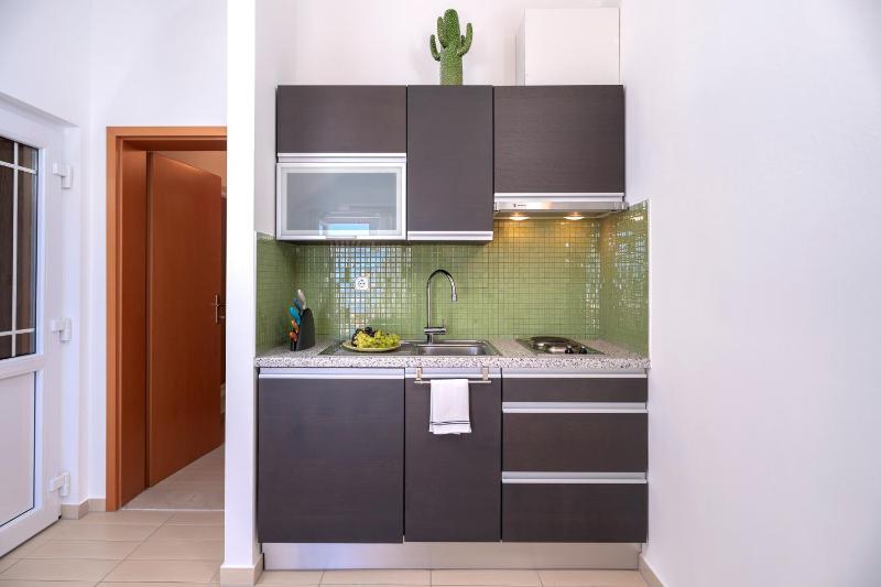 Hektorovic poolside apartments - image 28