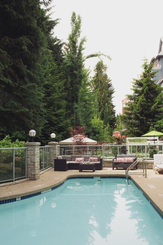 Summit Lodge Boutique Hotel Whistler - image 3
