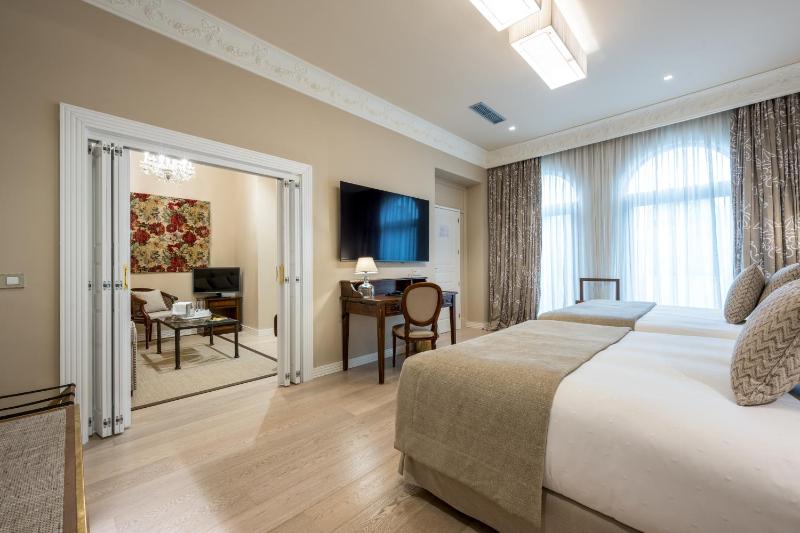 Junior Suite image 3