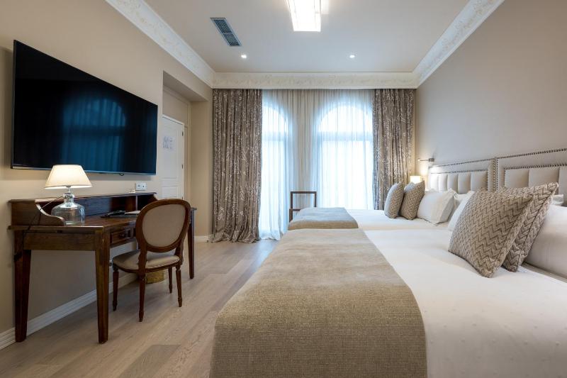 Junior Suite image 1