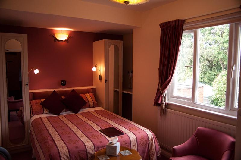 Small Double Room image 3