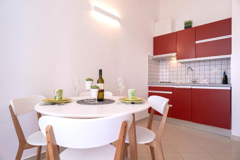 Hektorovic poolside apartments - image 13