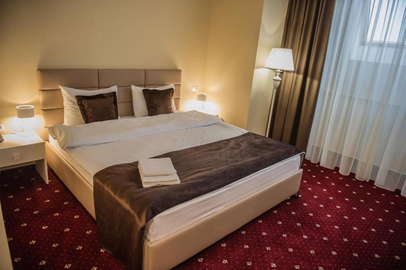 Standard King Room image 1