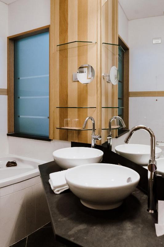 Prestige Suite image 3