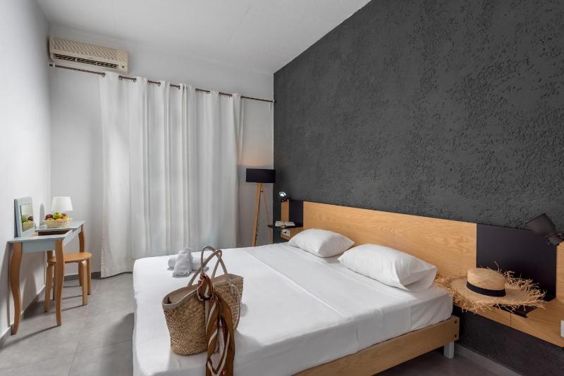 Double Room image 1